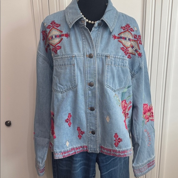 Johnny Was Embroidered Denim Jacket Tallula with Floral Design - Picture 4 of 6